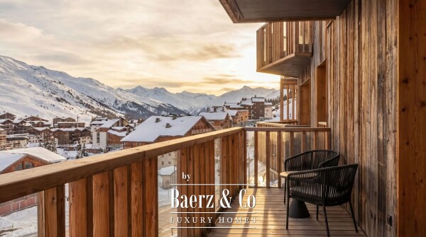 photo 4 Large new 2-bedroom en suite apartment with mountain view